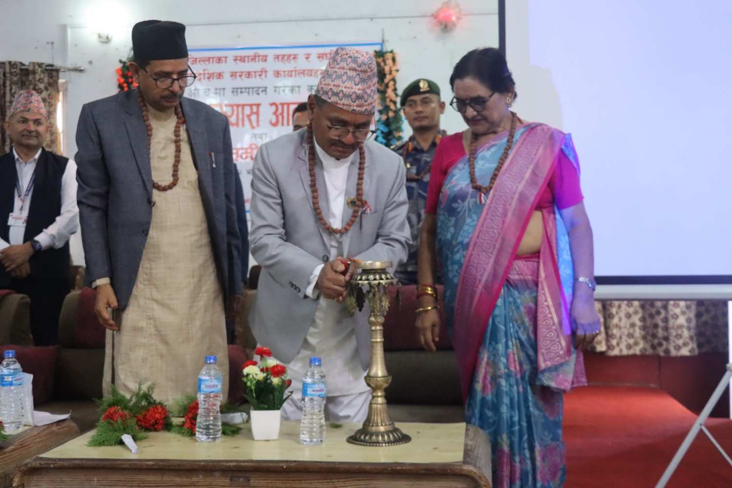 झापा जिल्लाका स्थानीय तहहरु र स‌घीय तथा प्रादेशिक सरकारी कार्यलयहरुले गत आ व मा सम्पादन गरेका  कार्यहरुको असल अभ्यास  आदानप्रदान  तथा वार्षिक समिक्षा कार्यक्रम २०८२ भाद्र १६ १७र १८