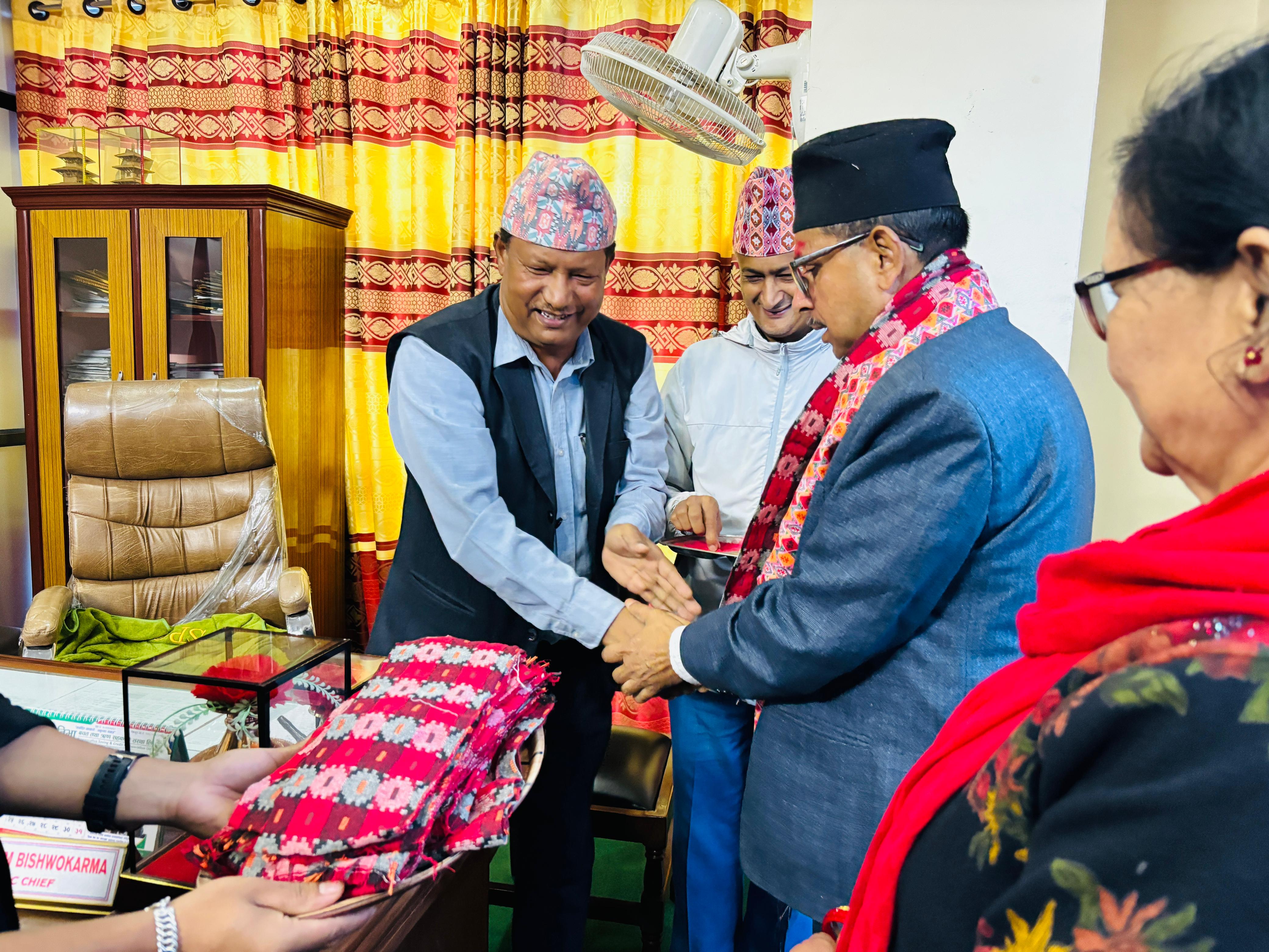 जिल्ला समन्वय समितिको कार्यालय नवलपरासी सुस्ता पुर्वमा  भेटघाट अनुभव आदानप्रदान मायाको चिनो साटासाट कार्यक्रम