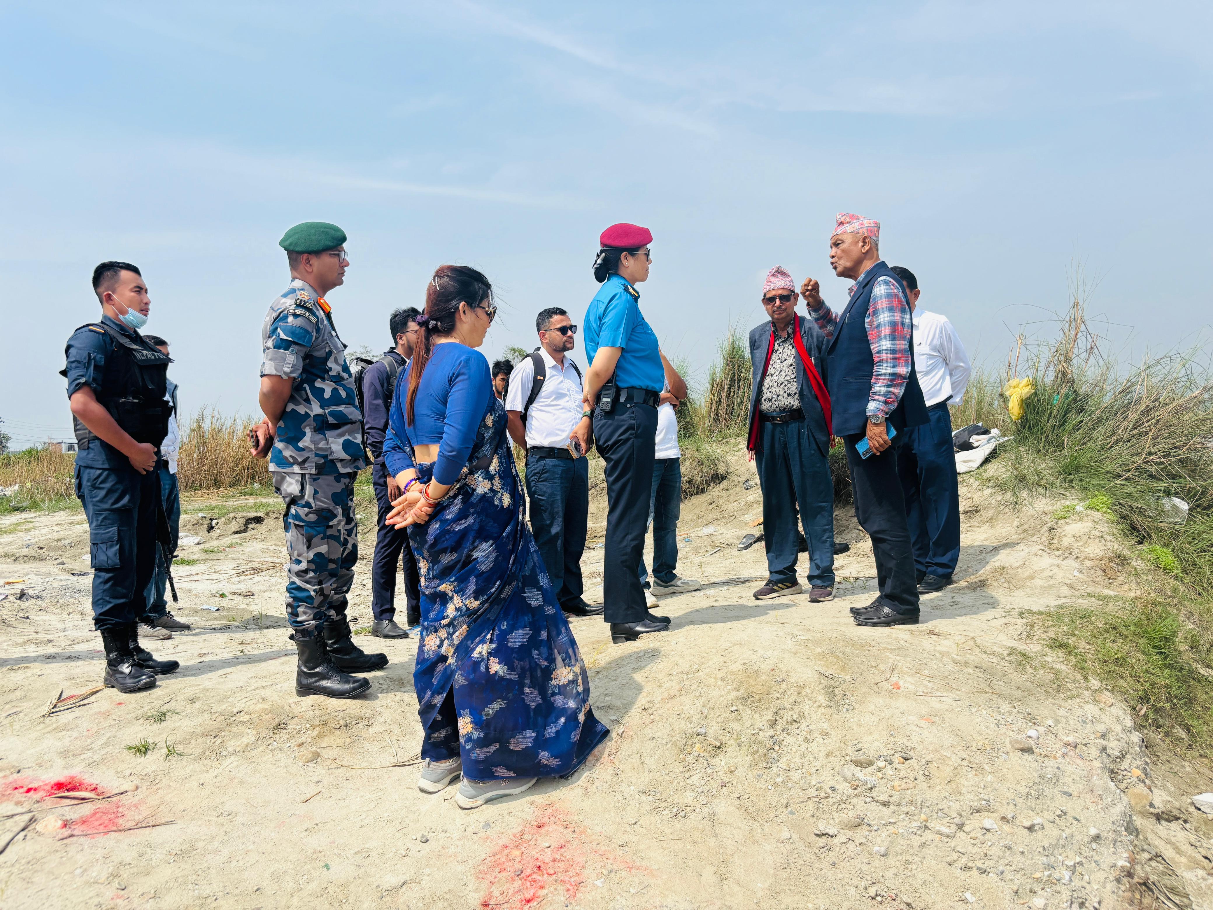 नदीजन्य तथा खानीजन्य  पदार्थ उत्खन्न  संङ्कलन र विक्री वितरण जिल्ला  अनुगमन समिति  का स्थलगत अनुगमनका तस्बिरहरु